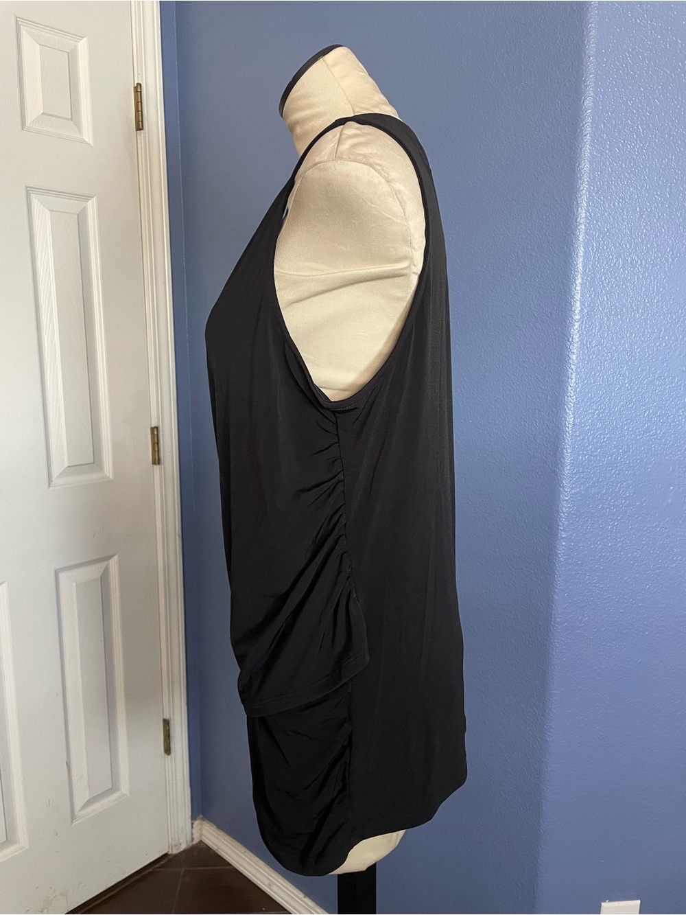Torrid Black Surplice Sleeveless Ruched Tank 1X - Picture 3 of 8